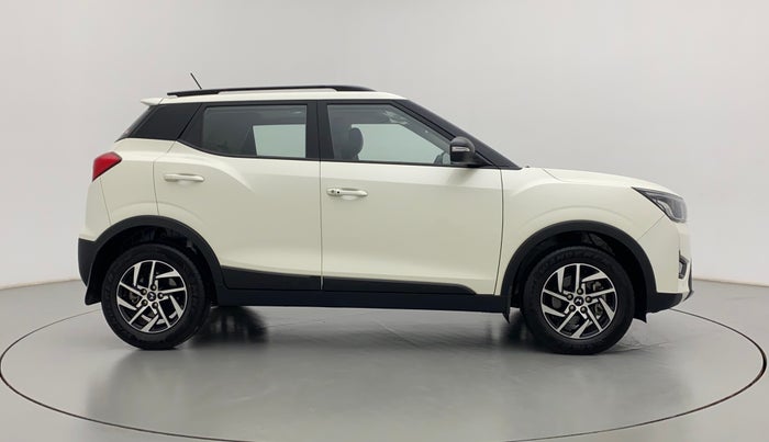 2022 Mahindra XUV300 W8 (O) 1.2 PETROL, Petrol, Manual, 2,398 km, Right Side View