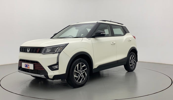 2022 Mahindra XUV300 W8 (O) 1.2 PETROL, Petrol, Manual, 2,398 km, Left Front Diagonal