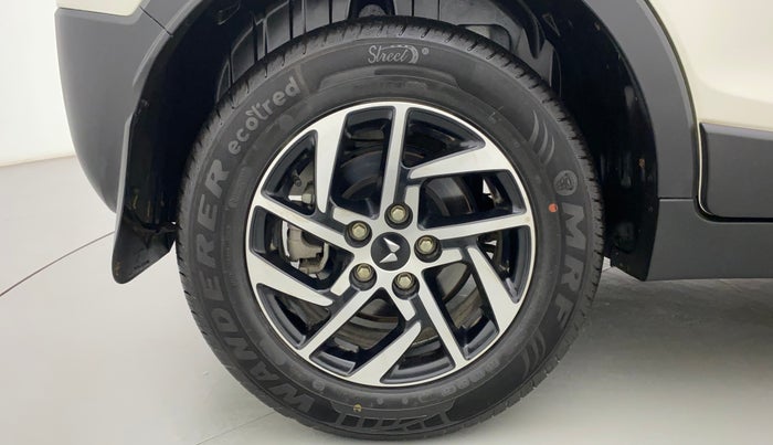 2022 Mahindra XUV300 W8 (O) 1.2 PETROL, Petrol, Manual, 2,398 km, Right Rear Wheel