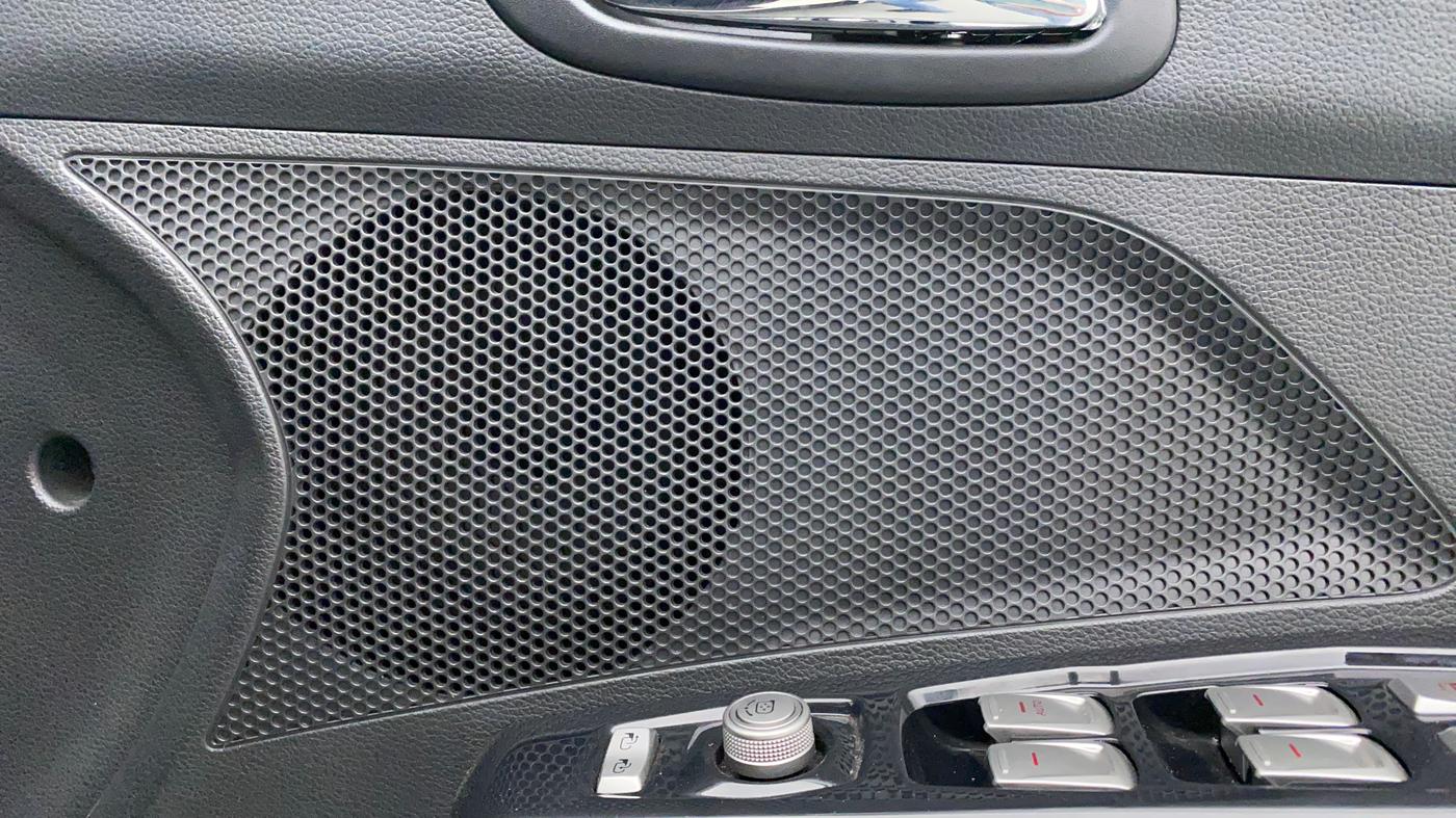 2022 Mahindra XUV300 W8 (O) 1.2 PETROL, Petrol, Manual, 2,398 km, Speaker