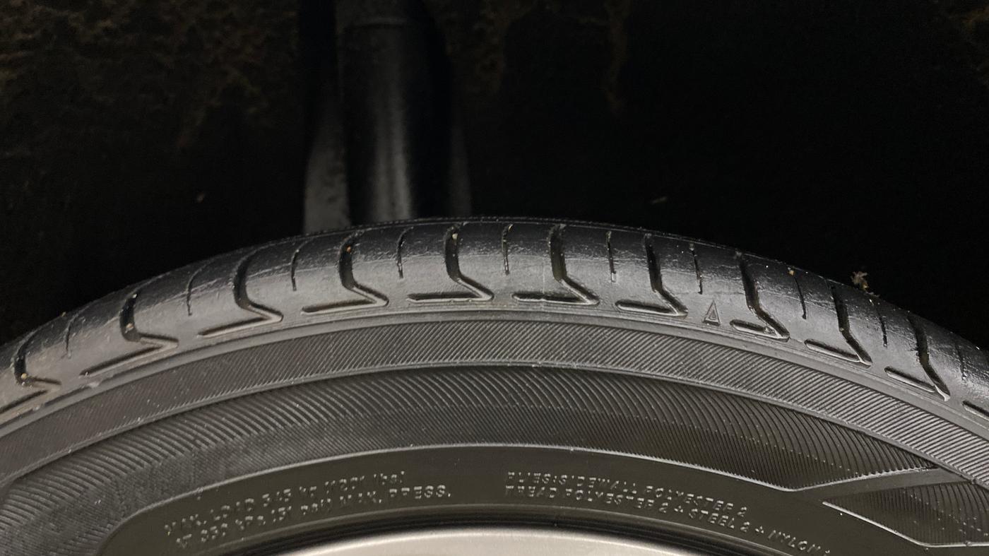 2017 Maruti Baleno ZETA CVT PETROL 1.2, Petrol, Automatic, 1,03,084 km, Right Rear Tyre Tread