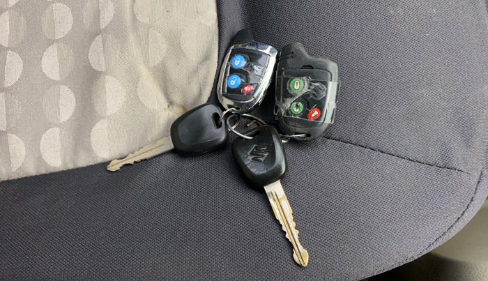 2016 Maruti Celerio VXI, Petrol, Manual, 1,16,995 km, Key Close Up