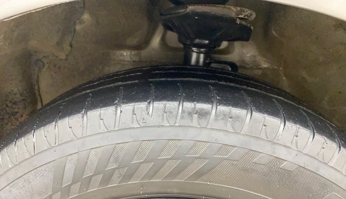 2016 Maruti Celerio VXI, Petrol, Manual, 1,16,995 km, Left Front Tyre Tread