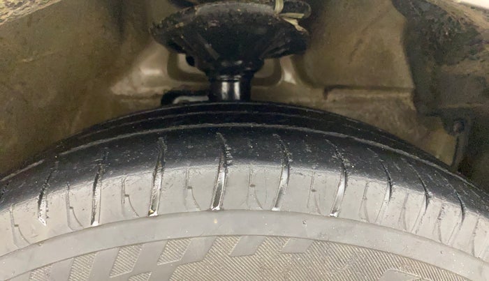 2016 Maruti Celerio VXI, Petrol, Manual, 1,16,995 km, Right Front Tyre Tread