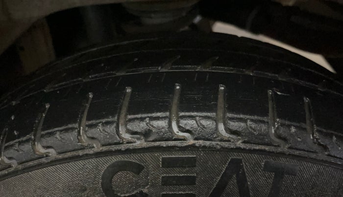 2018 Maruti Alto 800 LXI CNG, CNG, Manual, 57,223 km, Left Rear Tyre Tread