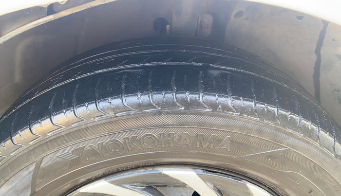 2017 Maruti Swift Dzire VDI, Diesel, Manual, 79,764 km, Right Front Tyre Tread