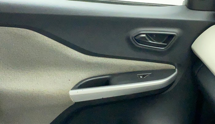2021 Nissan MAGNITE XE, Petrol, Manual, 21,056 km, Left front window switch / handle - Power window makes minor noise