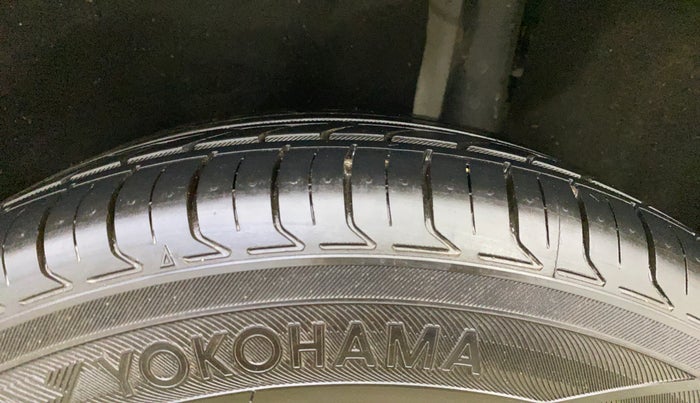 2017 Ford Ecosport TITANIUM 1.5L PETROL AT, Petrol, Automatic, 37,064 km, Left Rear Tyre Tread