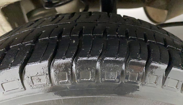2018 Maruti Alto 800 VXI, Petrol, Manual, 28,060 km, Right Rear Tyre Tread
