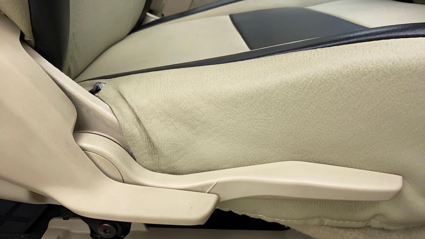 2017 Maruti Dzire VXI, Petrol, Manual, 27,041 km, Driver Side Adjustment Panel