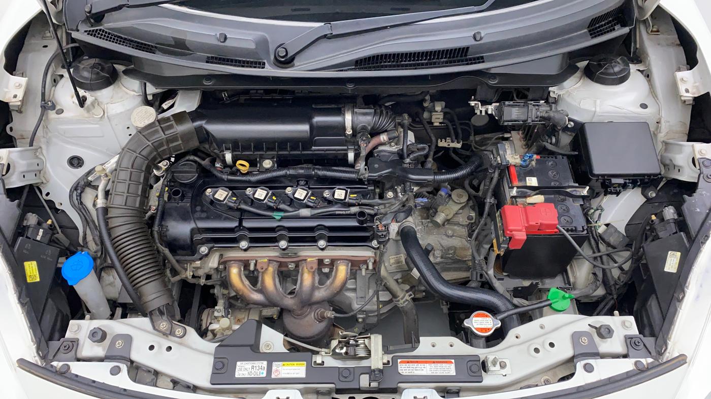 2017 Maruti Dzire VXI, Petrol, Manual, 27,041 km, Engine Bonet View