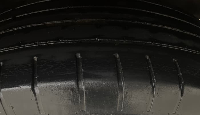 2018 Maruti Swift ZXI, Petrol, Manual, 62,641 km, Left Rear Tyre Tread