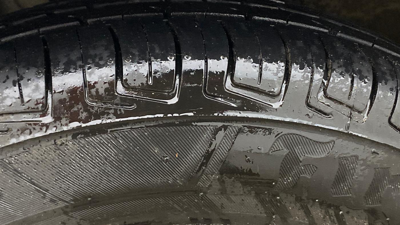 2019 Renault Kwid RXT 1.0 AMT (O), Petrol, Automatic, 94,036 km, Left Front Tyre Tread