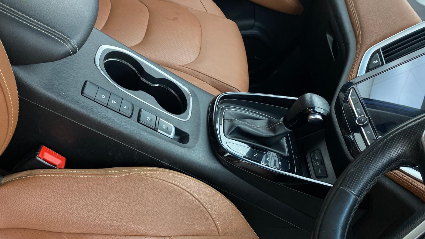 2020 MG HECTOR PLUS SHARP 1.5 PETROL TURBO DCT 6-STR, Petrol, Automatic, 72,106 km, Gear Lever