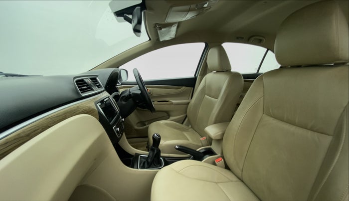 2018 Maruti Ciaz ALPHA 1.5 SHVS PETROL, Petrol, Manual, 55,980 km, Right Side Front Door Cabin