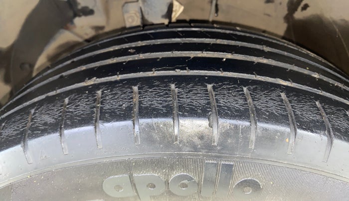 2017 Maruti Baleno ZETA PETROL 1.2, Petrol, Manual, 49,900 km, Left Front Tyre Tread