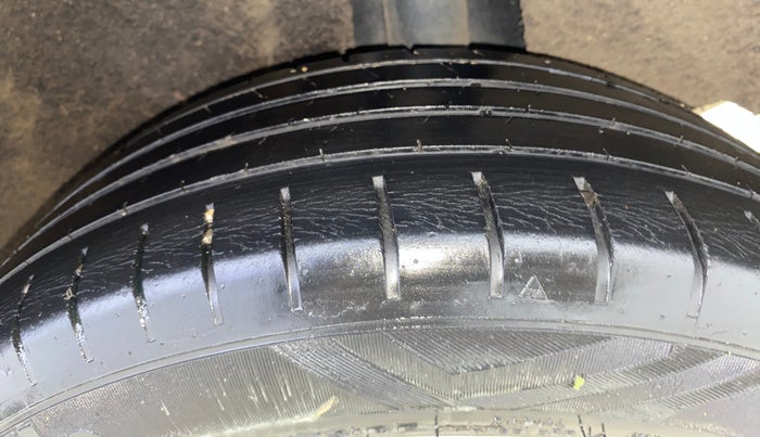 2017 Maruti Baleno ZETA PETROL 1.2, Petrol, Manual, 49,900 km, Left Rear Tyre Tread