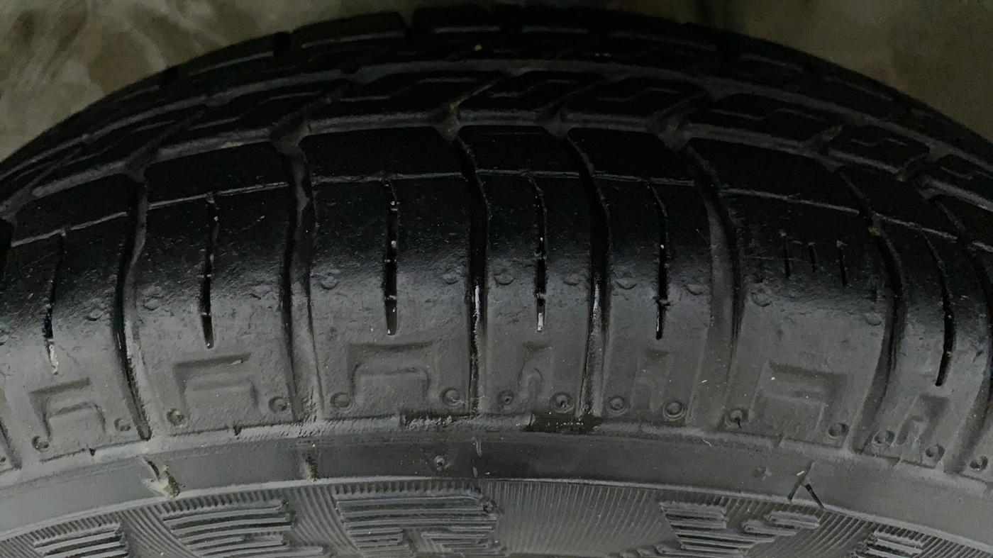 2018 Maruti Alto 800 LXI, Petrol, Manual, 9,831 km, Left Front Tyre Tread