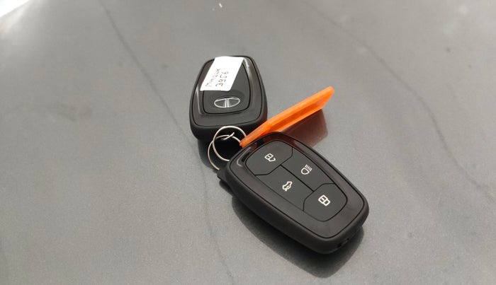 2024 Tata PUNCH CREATIVE  AMT, Petrol, Automatic, 10,180 km, Key Close Up