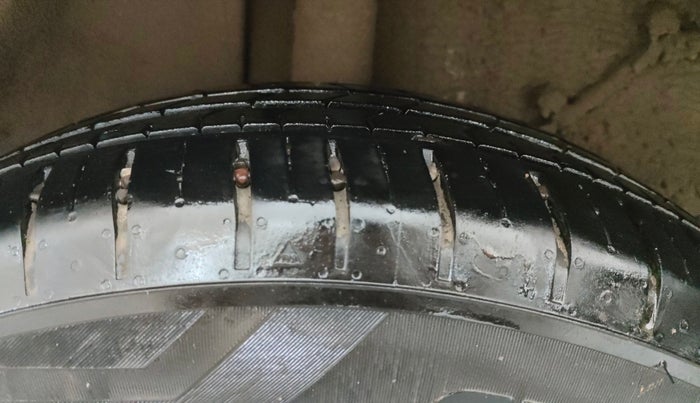 2024 Tata PUNCH CREATIVE  AMT, Petrol, Automatic, 10,180 km, Right Rear Tyre Tread