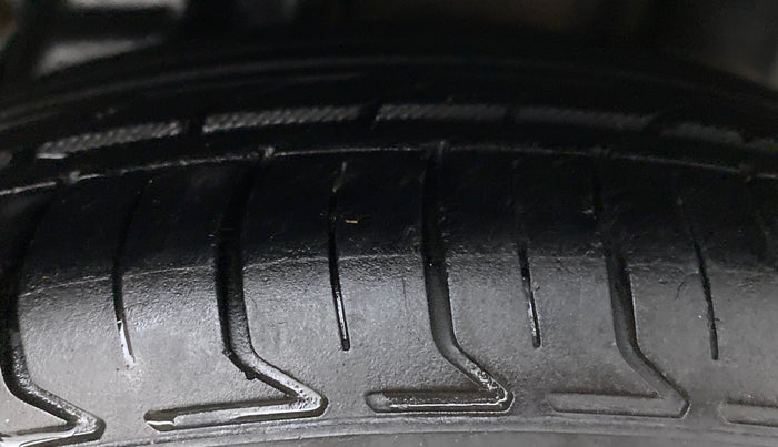 2012 Honda Brio 1.2 E MT I VTEC, CNG, Manual, 64,391 km, Left Rear Tyre Tread