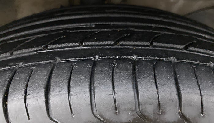 2012 Honda Brio 1.2 E MT I VTEC, CNG, Manual, 64,391 km, Right Front Tyre Tread