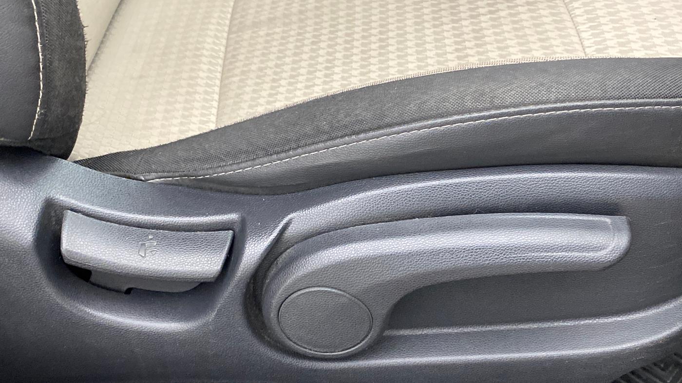 2018 Hyundai Elite i20 Asta 1.2 CVT, Petrol, Automatic, 48,261 km, Driver Side Adjustment Panel