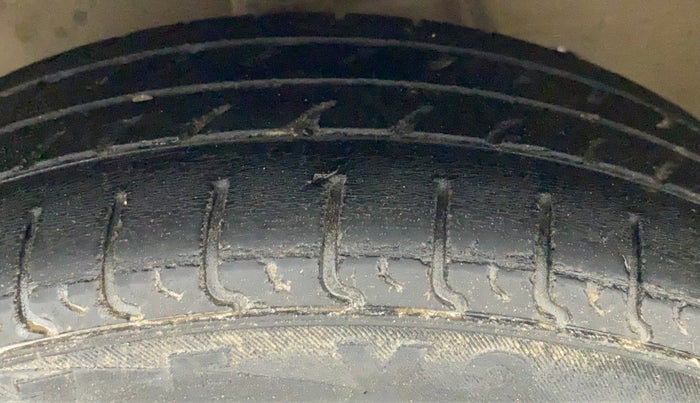 2014 Maruti Alto K10 VXI AMT, Petrol, Automatic, 61,596 km, Left Front Tyre Tread