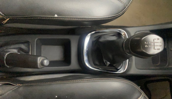 2016 Renault Kwid RXT 0.8, Petrol, Manual, 69,005 km, Gear Lever