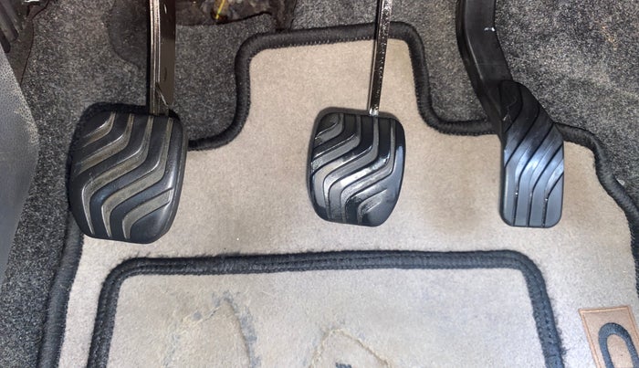 2016 Renault Kwid RXT 0.8, Petrol, Manual, 69,005 km, Pedals