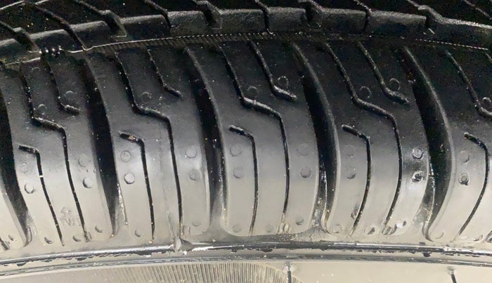 2016 Renault Kwid RXT 0.8, Petrol, Manual, 69,005 km, Left Front Tyre Tread