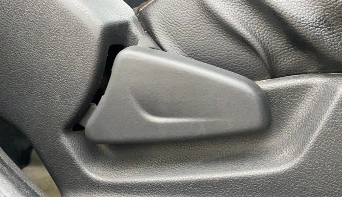 2016 Renault Kwid RXT 0.8, Petrol, Manual, 69,005 km, Driver Side Adjustment Panel