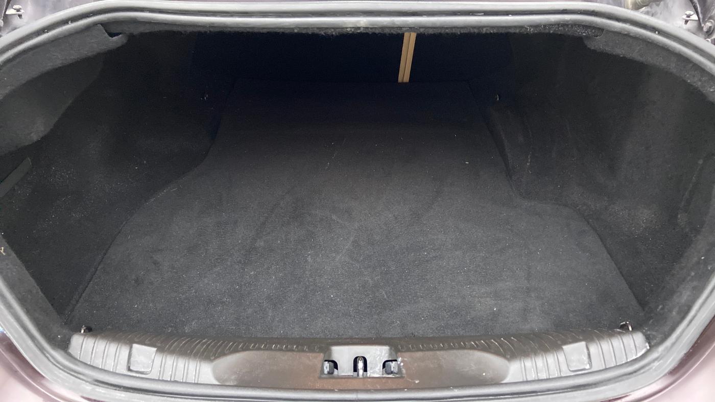 2013 Jaguar XF 2.2 DIESEL, Diesel, Automatic, 29,377 km, Boot Inside