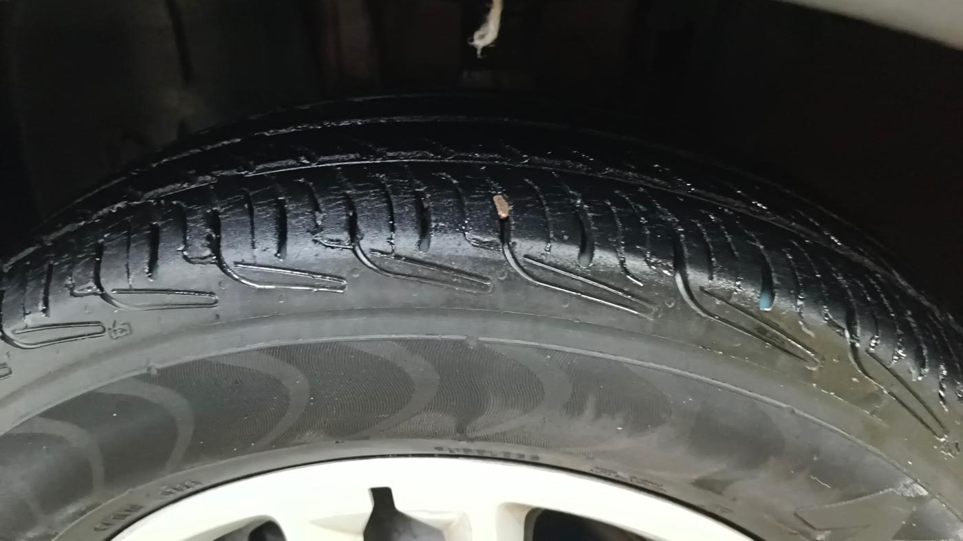 2019 Renault TRIBER RXL MT, Petrol, Manual, 99,757 km, Left Front Tyre Tread