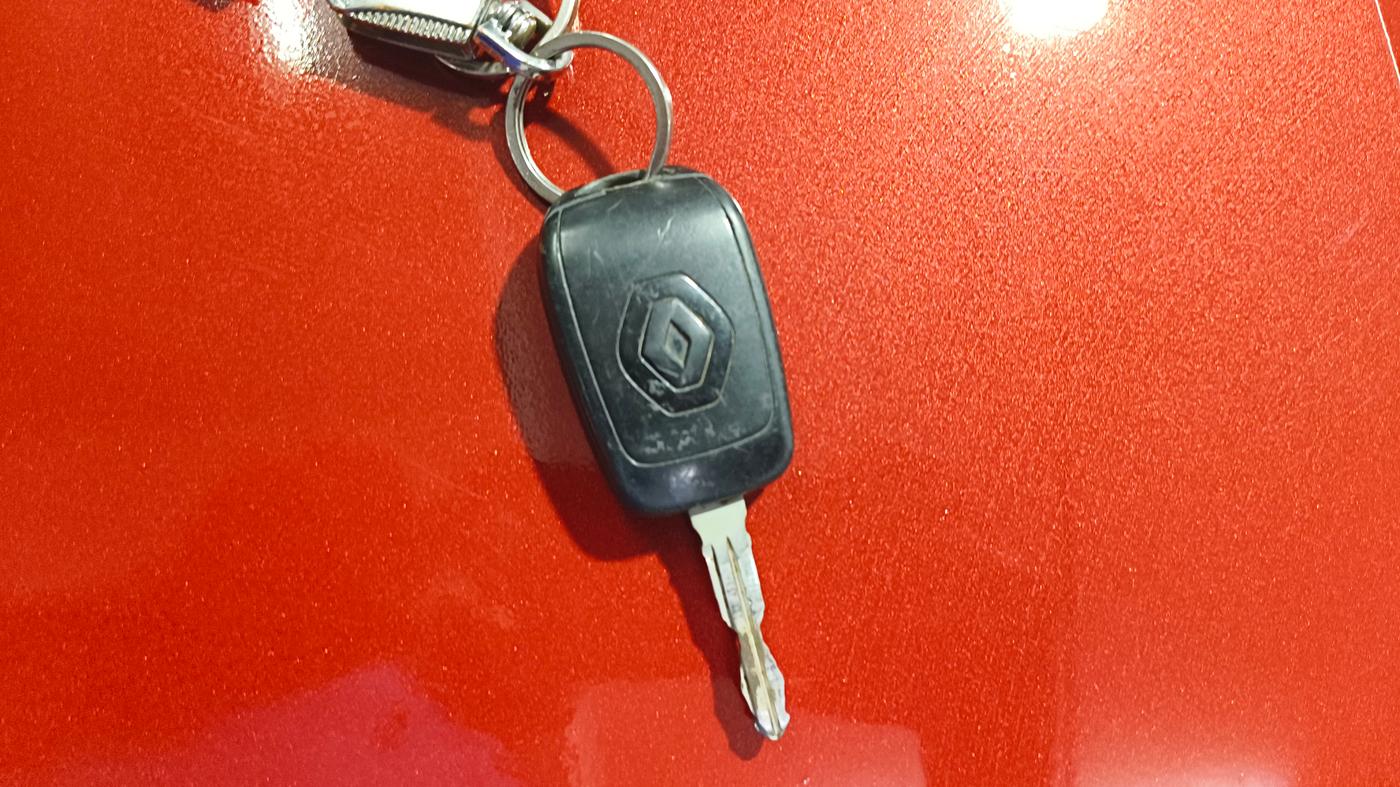 2019 Renault TRIBER RXL MT, Petrol, Manual, 99,757 km, Key Close Up