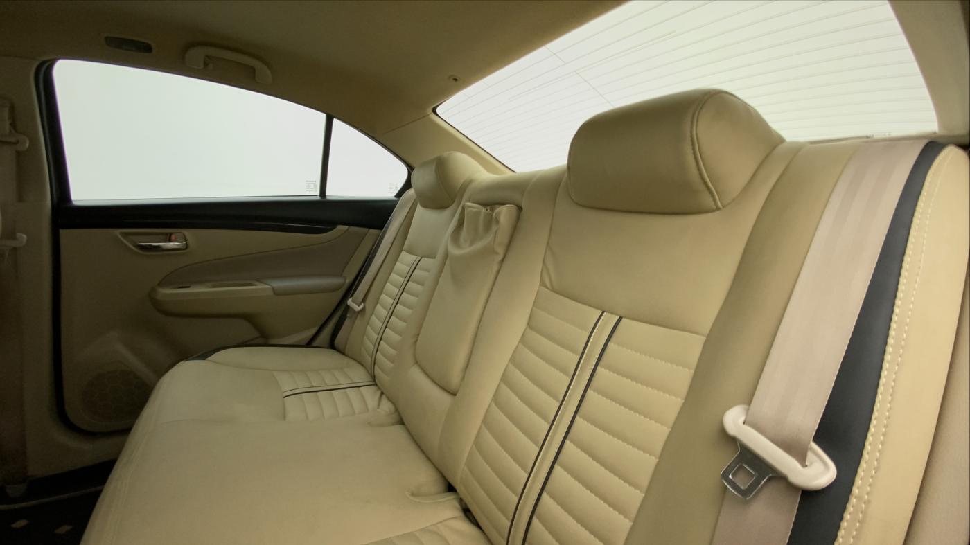 2017 Maruti Ciaz ZETA DIESEL 1.3, Diesel, Manual, 1,01,069 km, Right Side Rear Door Cabin