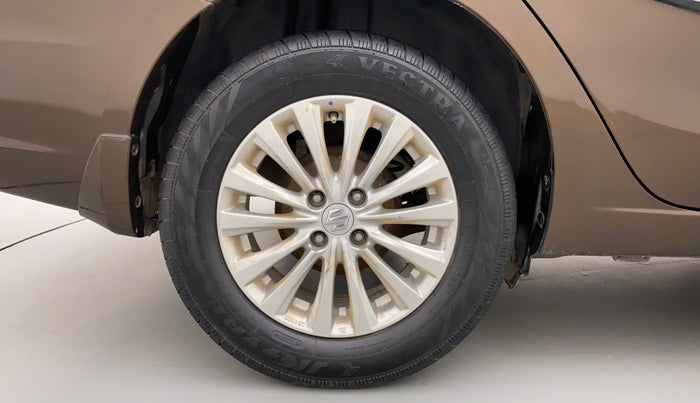 2017 Maruti Ciaz ZETA DIESEL 1.3, Diesel, Manual, 1,01,069 km, Right Rear Wheel