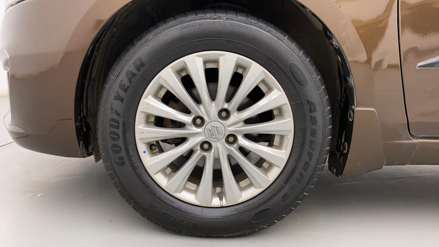 2017 Maruti Ciaz ZETA DIESEL 1.3, Diesel, Manual, 1,01,069 km, Left Front Wheel