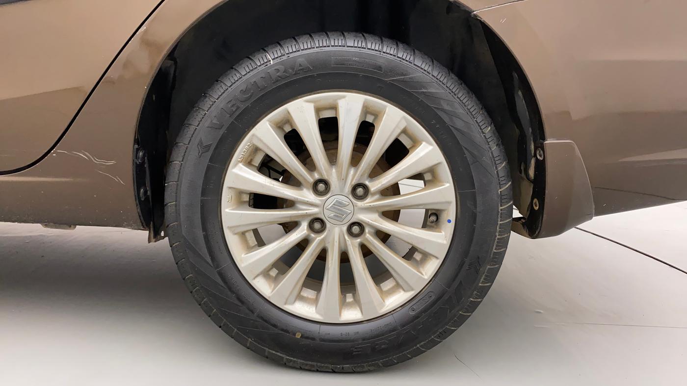 2017 Maruti Ciaz ZETA DIESEL 1.3, Diesel, Manual, 1,01,069 km, Left Rear Wheel