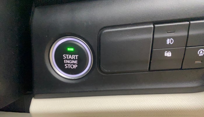 2024 Tata ALTROZ XZ PETROL, Petrol, Manual, 6,794 km, Keyless Start/ Stop Button