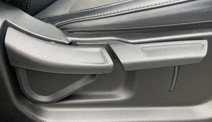2022 KIA CARENS PRESTIGE PLUS 1.5 DIESEL 7 STR, Diesel, Manual, 21,470 km, Driver Side Adjustment Panel