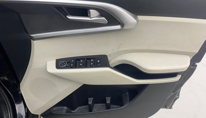 2022 KIA CARENS PRESTIGE PLUS 1.5 DIESEL 7 STR, Diesel, Manual, 21,470 km, Driver Side Door Panels Control