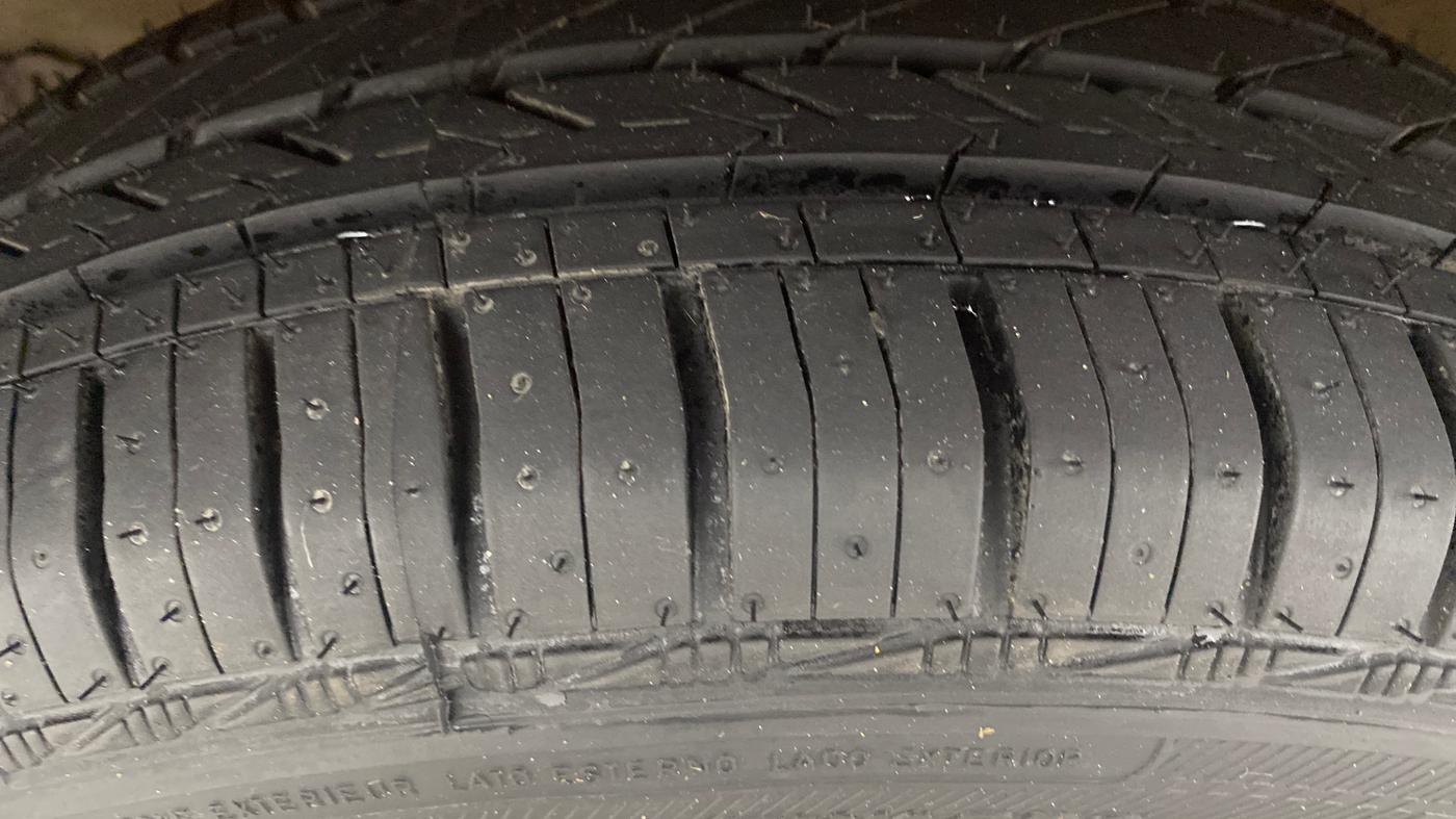 2015 Maruti Celerio VXI, Petrol, Manual, 61,913 km, Left Front Tyre Tread