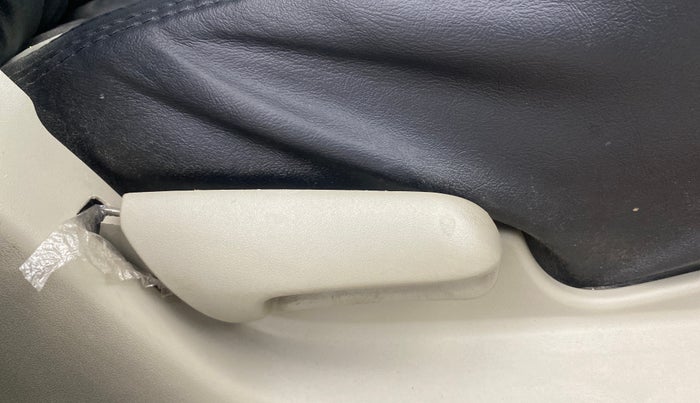 2015 Maruti Celerio VXI, Petrol, Manual, 61,913 km, Driver Side Adjustment Panel