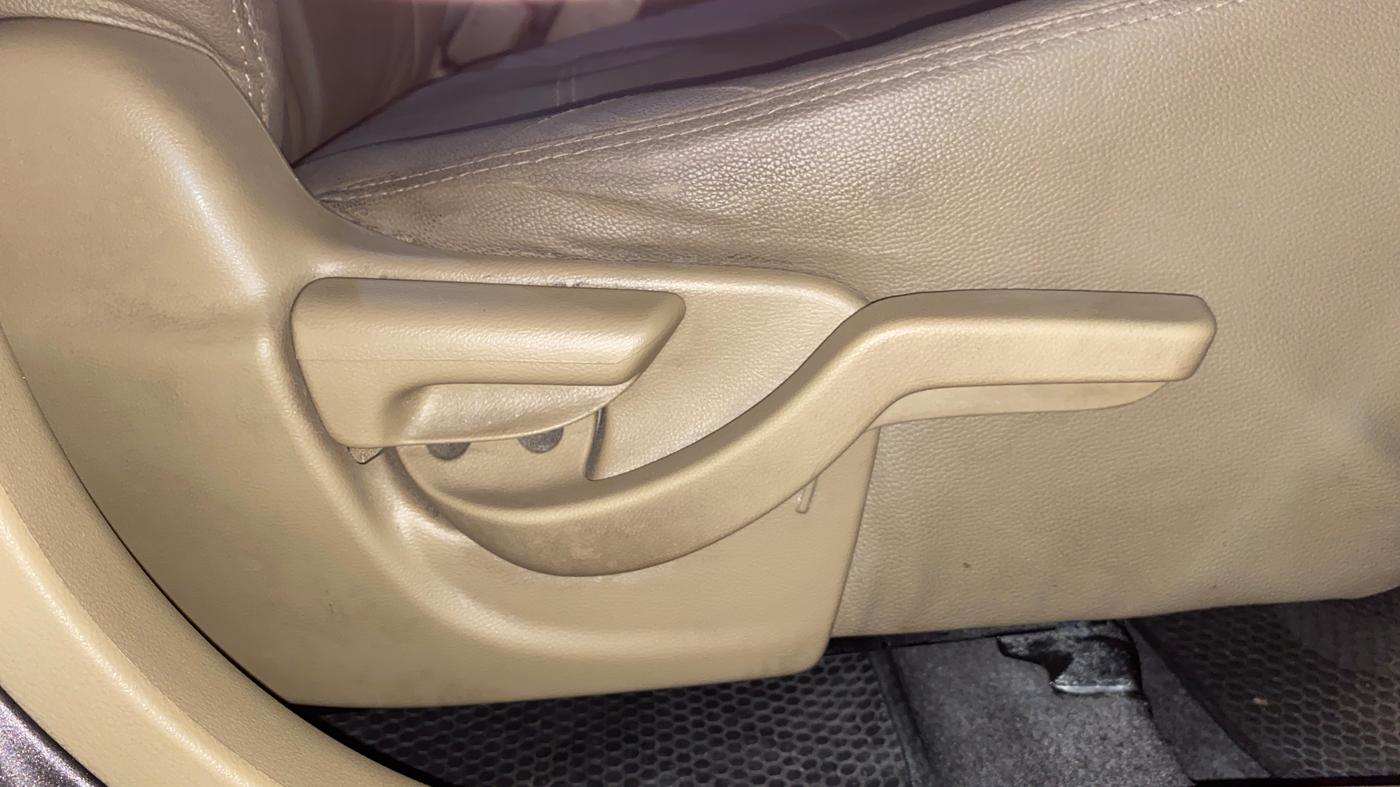 2016 Honda Amaze 1.2L I-VTEC S, Petrol, Manual, 47,033 km, Driver Side Adjustment Panel