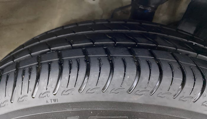 2022 Maruti New Wagon-R ZXI + 1.2, Petrol, Manual, 5,530 km, Right Front Tyre Tread
