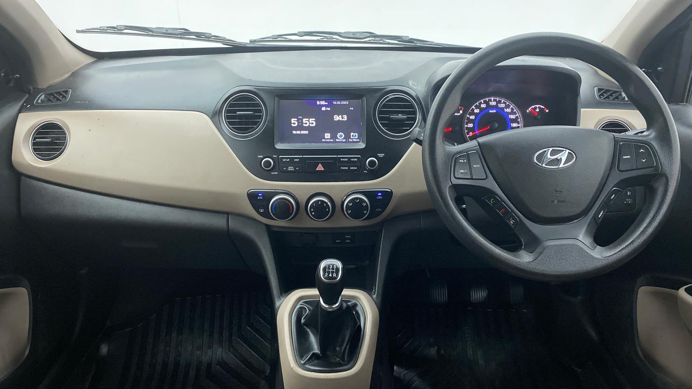 2017 Hyundai Grand i10 SPORTZ (O) 1.2 KAPPA VTVT, Petrol, Manual, 51,971 km, Dashboard