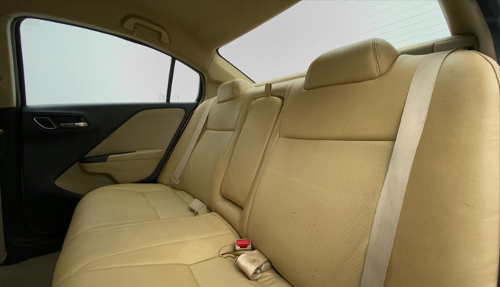 2017 Honda City V MT PETROL, Petrol, Manual, 79,454 km, Right Side Rear Door Cabin