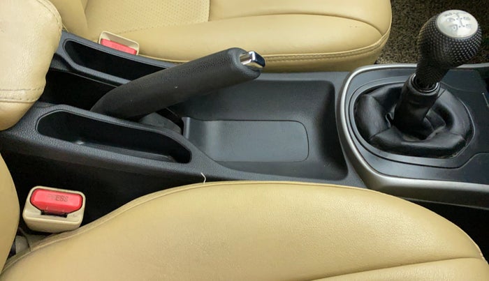 2017 Honda City V MT PETROL, Petrol, Manual, 79,454 km, Gear Lever