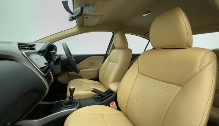 2017 Honda City V MT PETROL, Petrol, Manual, 79,454 km, Right Side Front Door Cabin